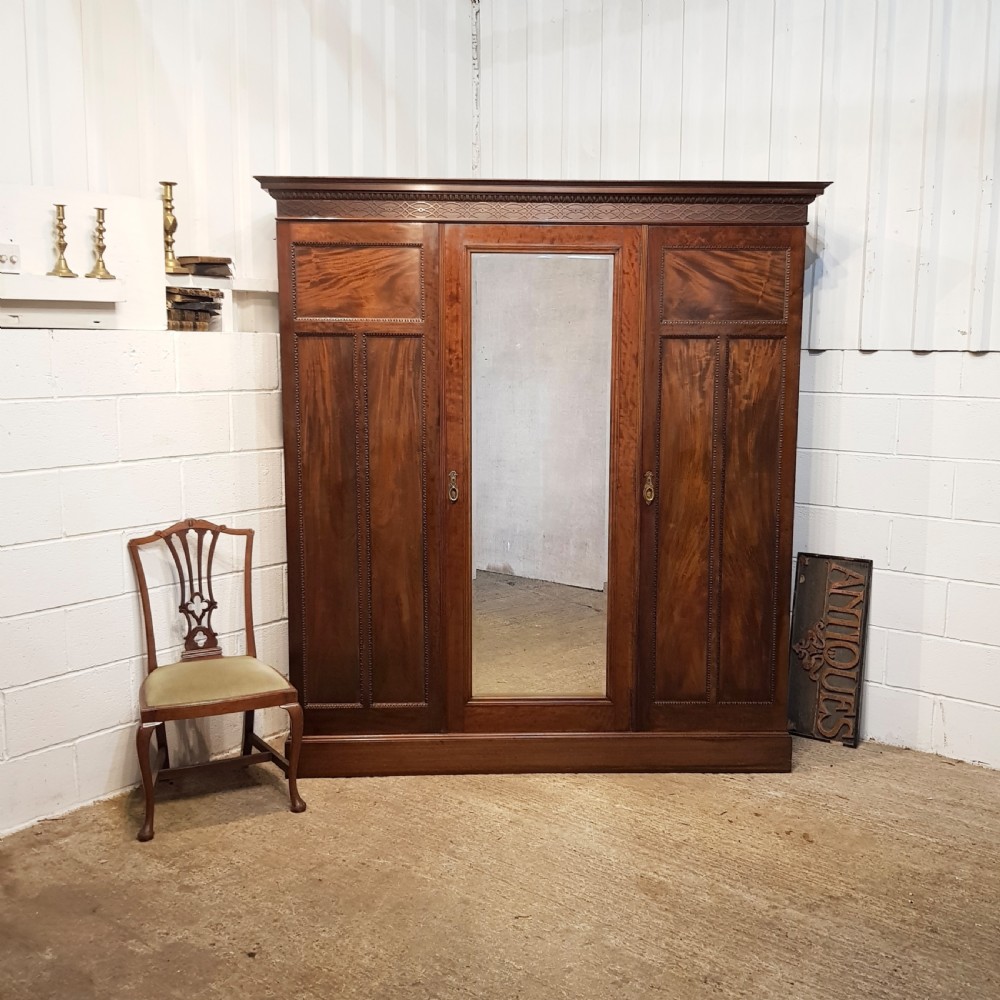 ANTIQUE EDWARDIAN MAHOGANY TRIPLE WARDROBE C1900