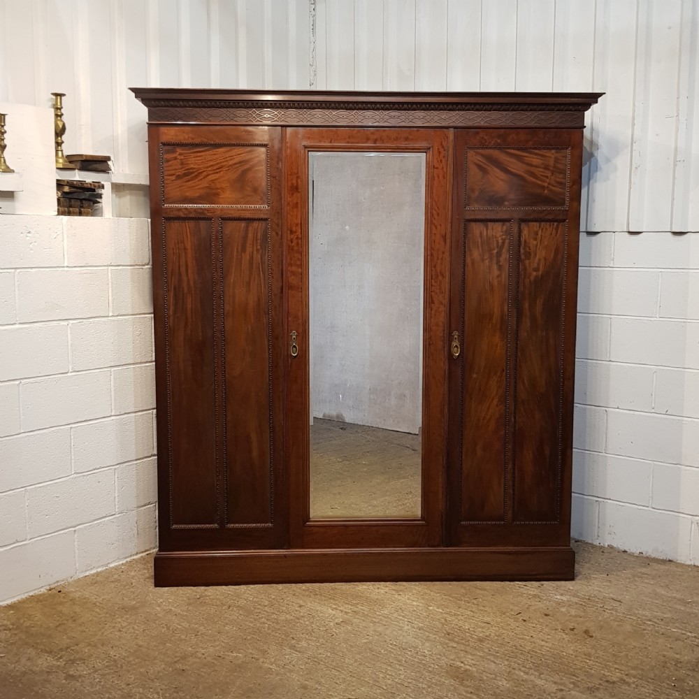 ANTIQUE EDWARDIAN MAHOGANY TRIPLE WARDROBE C1900 View VII