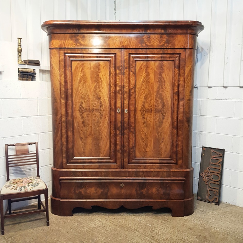 SUPERB ANTIQUE 19TH CENTURY BIEDERMEIER MAHOGANY  LARGE WARDROBE C1860