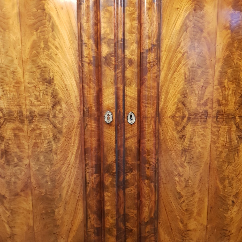 SUPERB ANTIQUE 19TH CENTURY BIEDERMEIER MAHOGANY  LARGE WARDROBE C1860 View IV