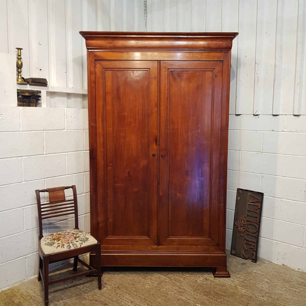 ANTIQUE 19TH CENTURY MAHOGANY FRENCH ARMOIRE C1880