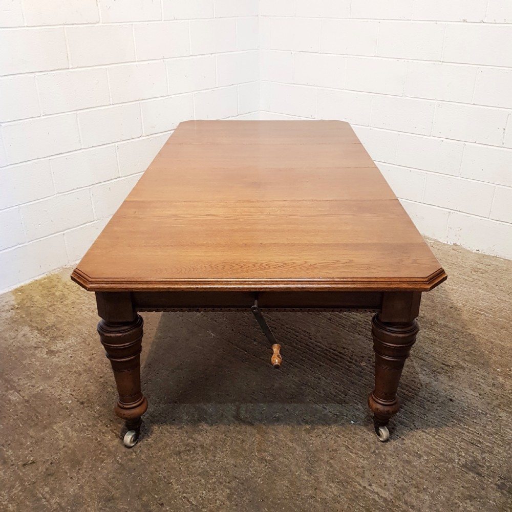 ANTIQUE VICTORIAN OAK EXTENDING DINING TABLE C1880 View II