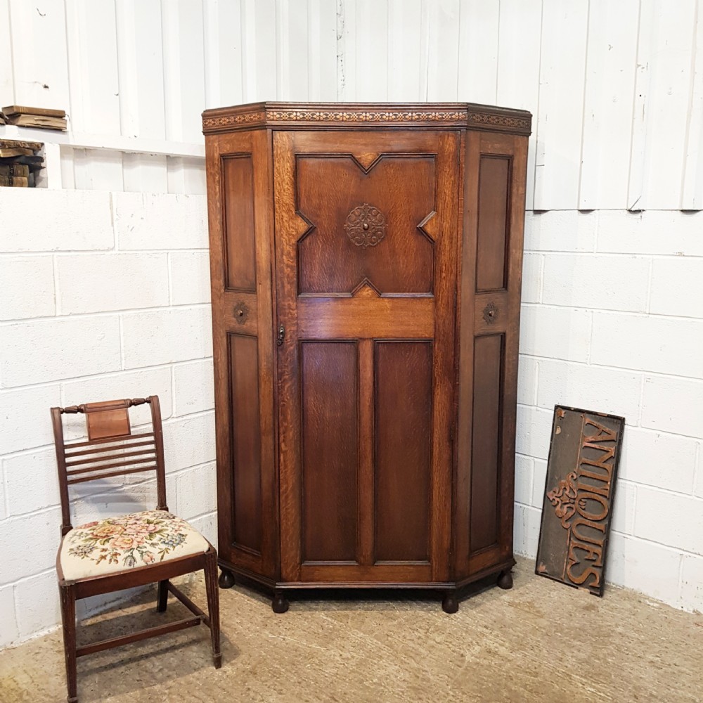 ANTIQUE CARVED OAK HALL WARDROBE C1920