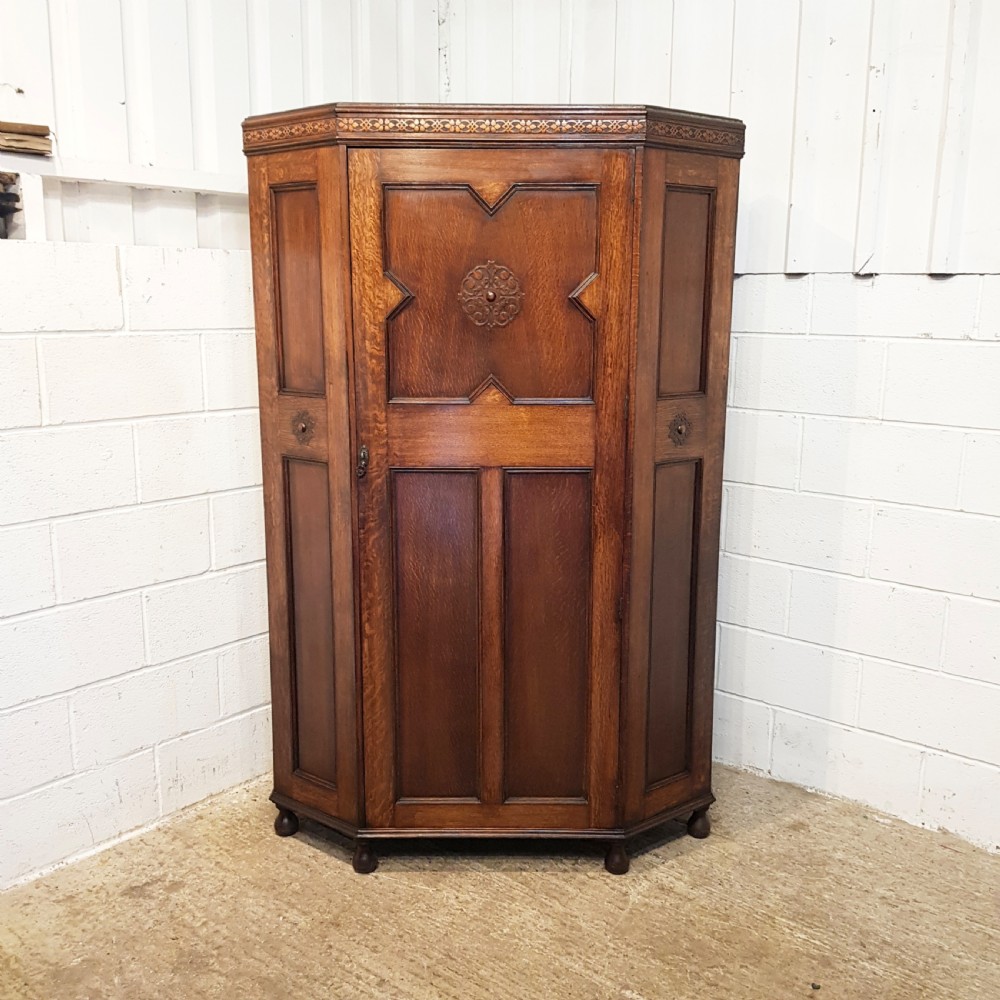 ANTIQUE CARVED OAK HALL WARDROBE C1920 View II