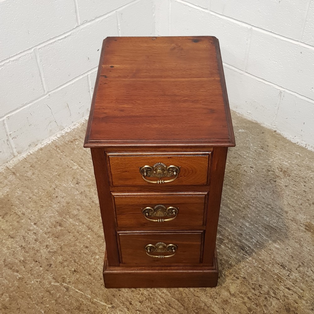 ANTIQUE PAIR VICTORIAN WALNUT BEDSIDE CHEST OF DRAWERS C1880 View II