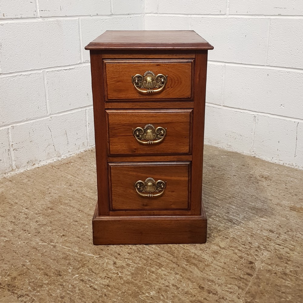 ANTIQUE PAIR VICTORIAN WALNUT BEDSIDE CHEST OF DRAWERS C1880 View VI
