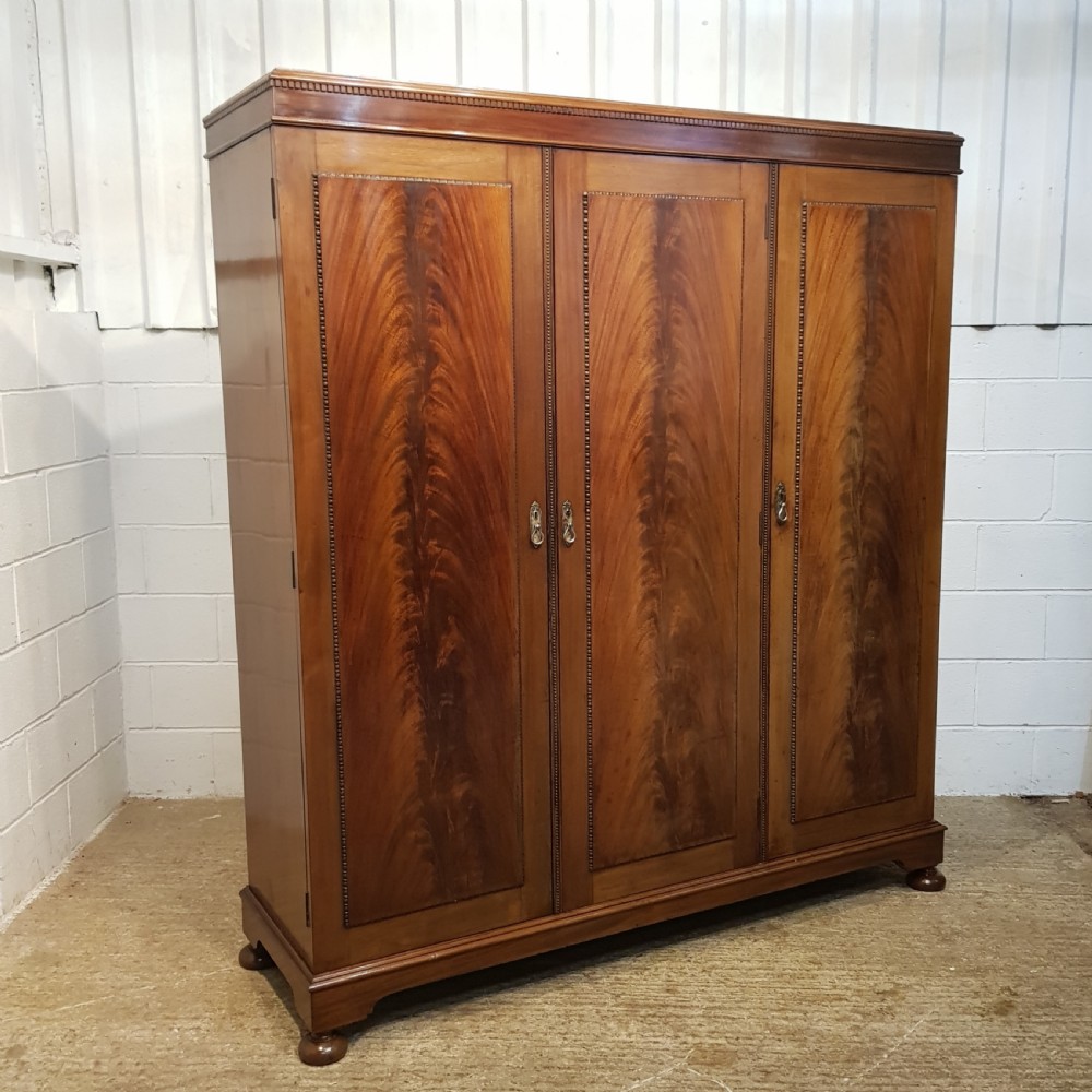 ANTIQUE EDWARDIAN MAHOGANY TRIPLE WARDROBE C1900 View VI