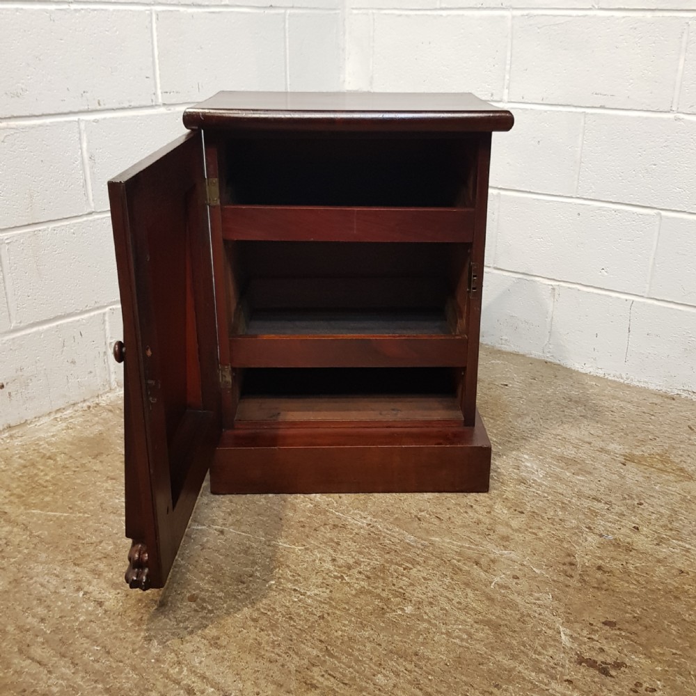 ANTIQ PAIR WILLIAM 1V MAHOGANY BEDSIDE CABINETS C1830 View V