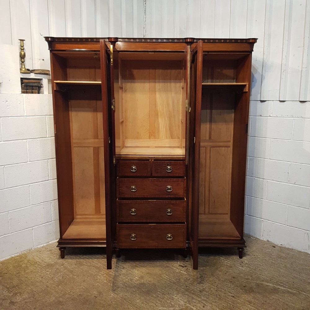 ANTIQUE LATE VICTORIAN MAHOGANY TRIPLE WARDROBE C1890 View III
