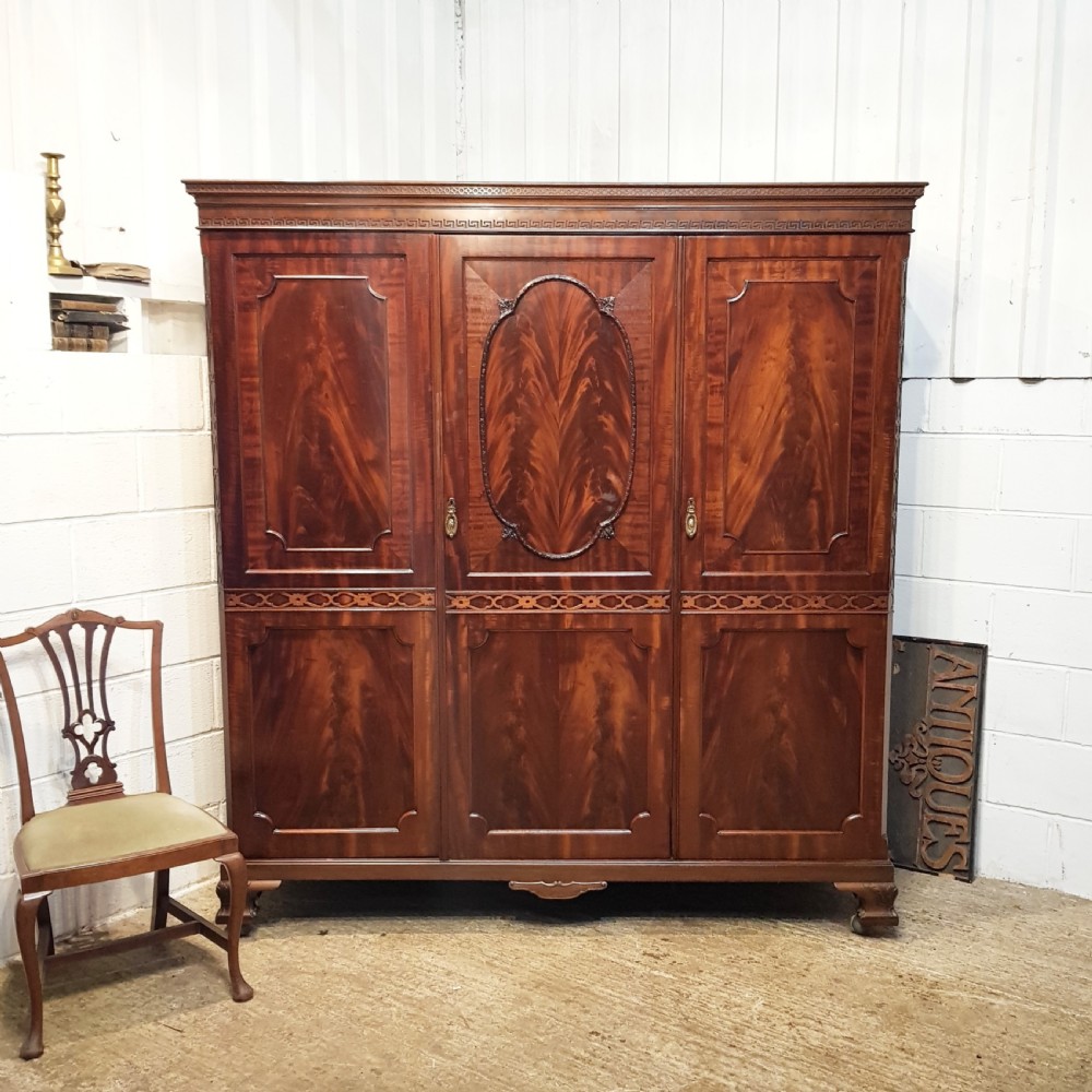 ANTIQUE LATE VICTORIAN CHIPPENDALE MAHOGANY TRIPLE WARDROBE C1890