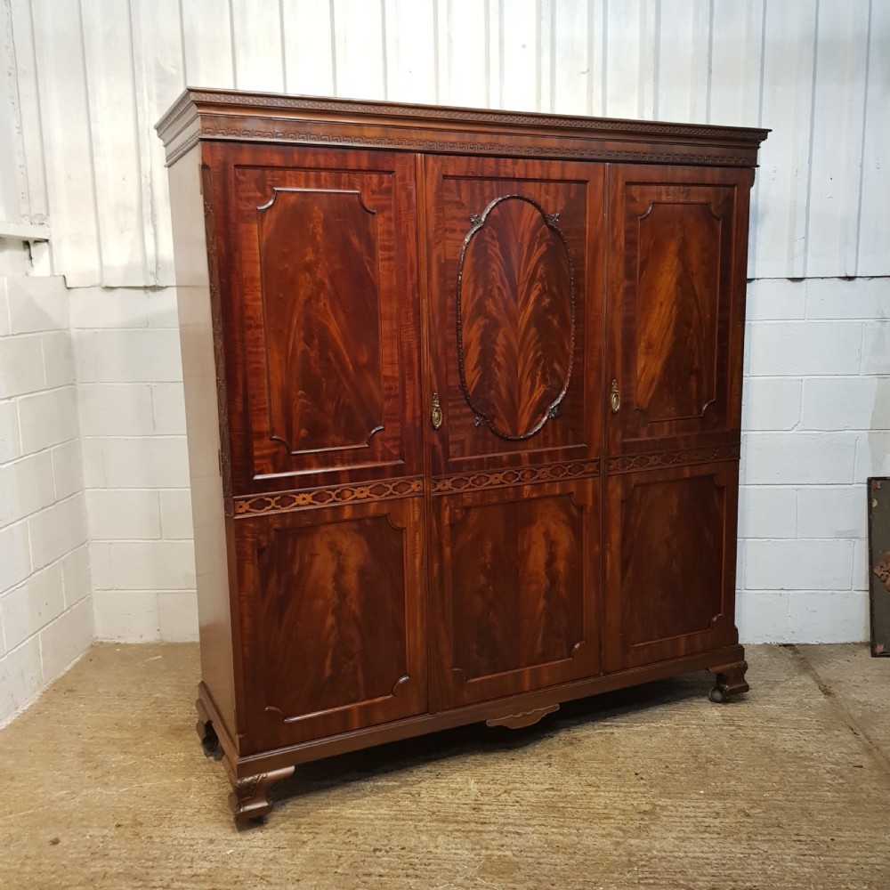 ANTIQUE LATE VICTORIAN CHIPPENDALE MAHOGANY TRIPLE WARDROBE C1890 View VI