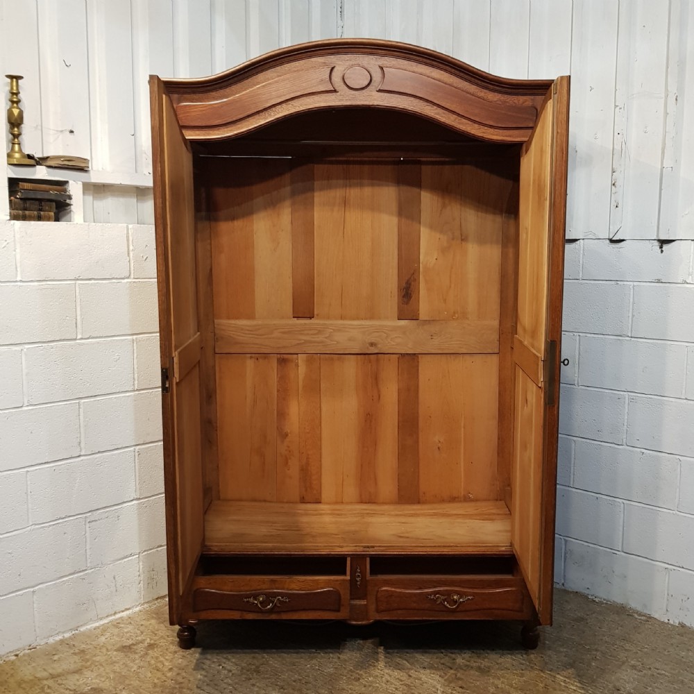 ANTIQUE 19TH CENTURY FRENCH OAK ARMOIRE C1880 View II