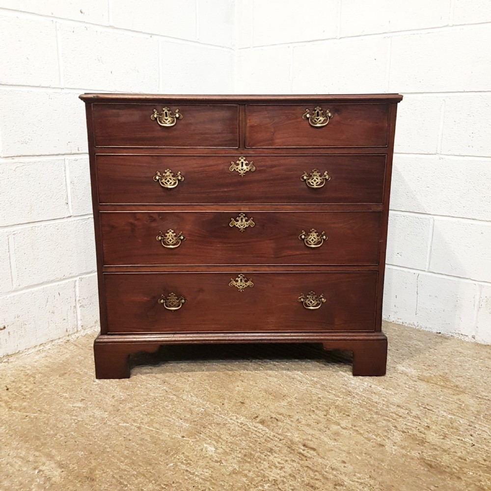 ANTIQUE 18TH CENTURY MAHOGANYCHEST OF DRAWERS C1780 View III
