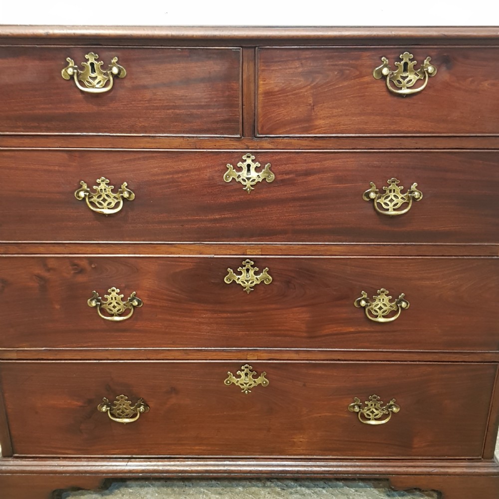 ANTIQUE 18TH CENTURY MAHOGANYCHEST OF DRAWERS C1780 View IV
