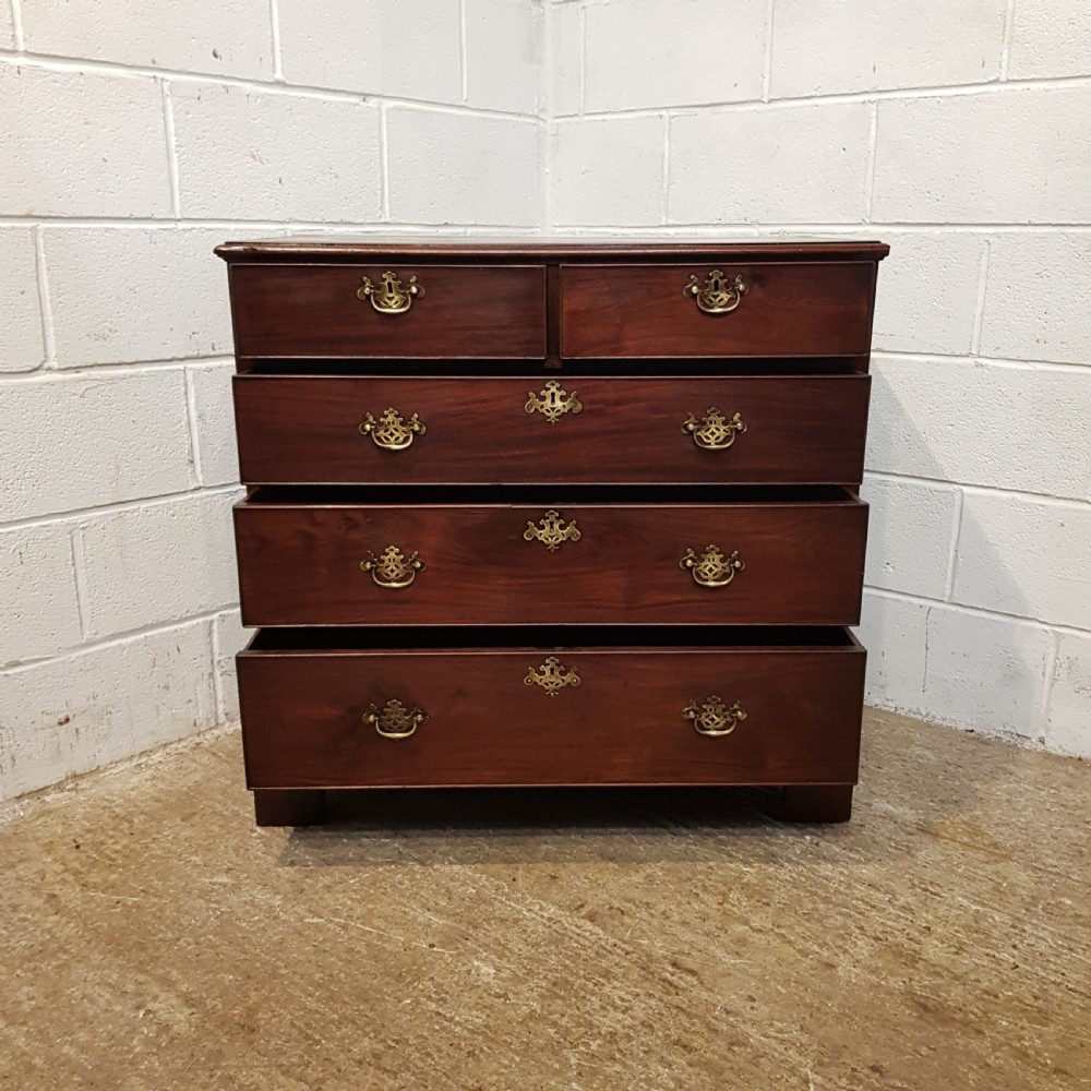 ANTIQUE 18TH CENTURY MAHOGANYCHEST OF DRAWERS C1780 View V