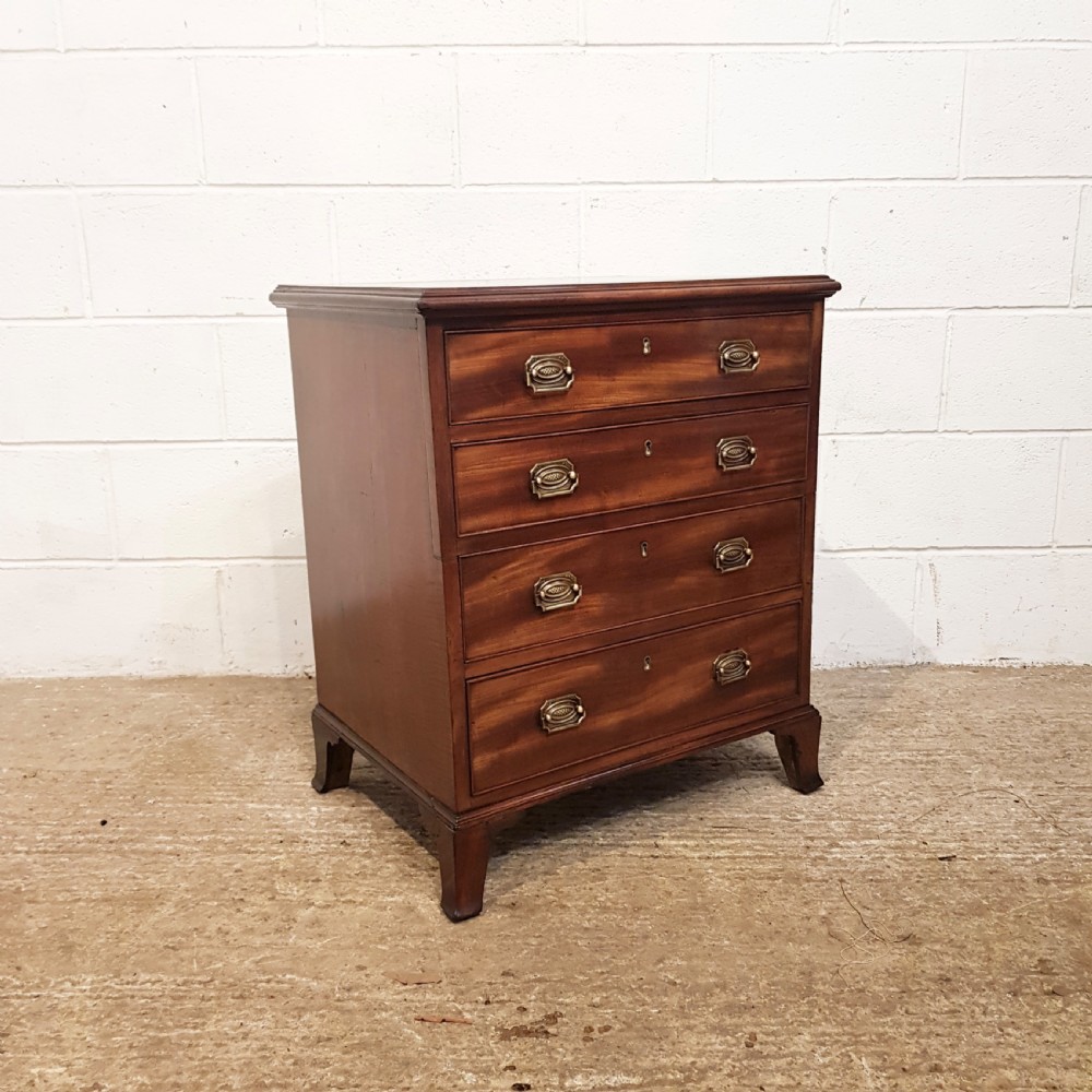 ANTIQUE 18TH CENTURY MAHOGANY DWARF CHEST OF DRAWERS C1780 View III