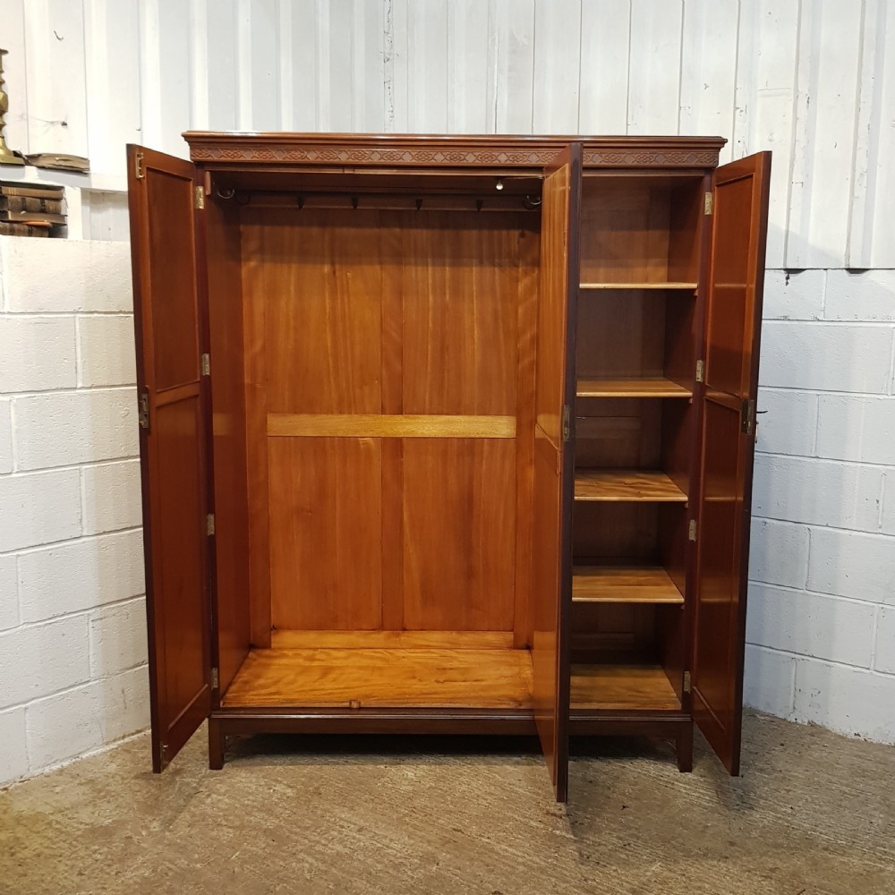 ANTIQUE EDWARDIAN SMALL MAHOGANY TRIPLE WARDROBE C1900 View VI