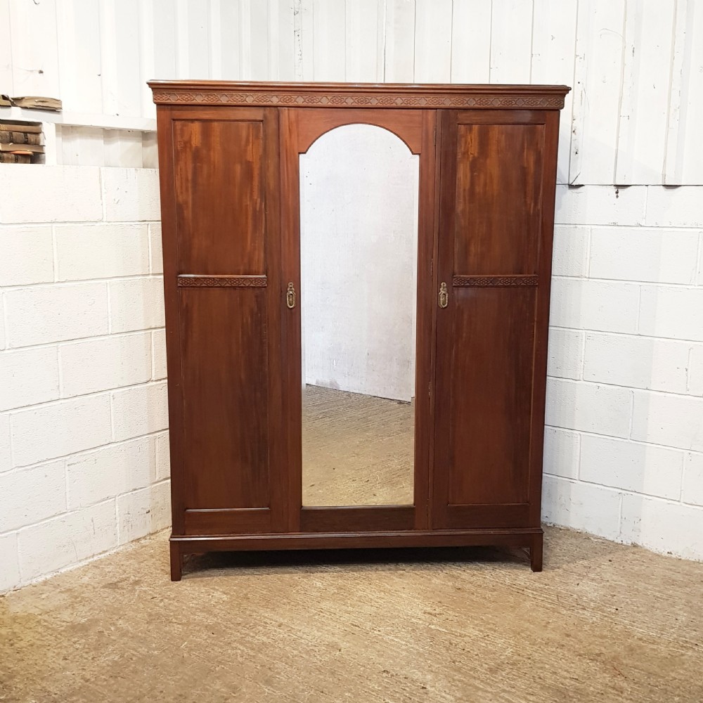 ANTIQUE EDWARDIAN SMALL MAHOGANY TRIPLE WARDROBE C1900 View VII