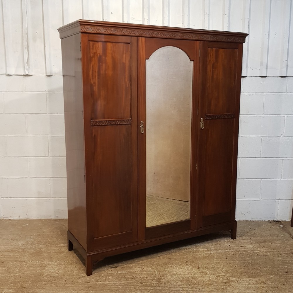 ANTIQUE EDWARDIAN SMALL MAHOGANY TRIPLE WARDROBE C1900 View VIII