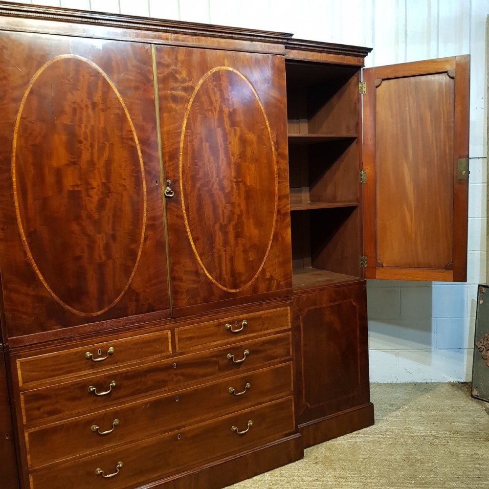 ANTIQUE REGENCY MAHOGANY  BREAKFRONT TRUPLE WARDROBE COMPACTUM C1820 View II