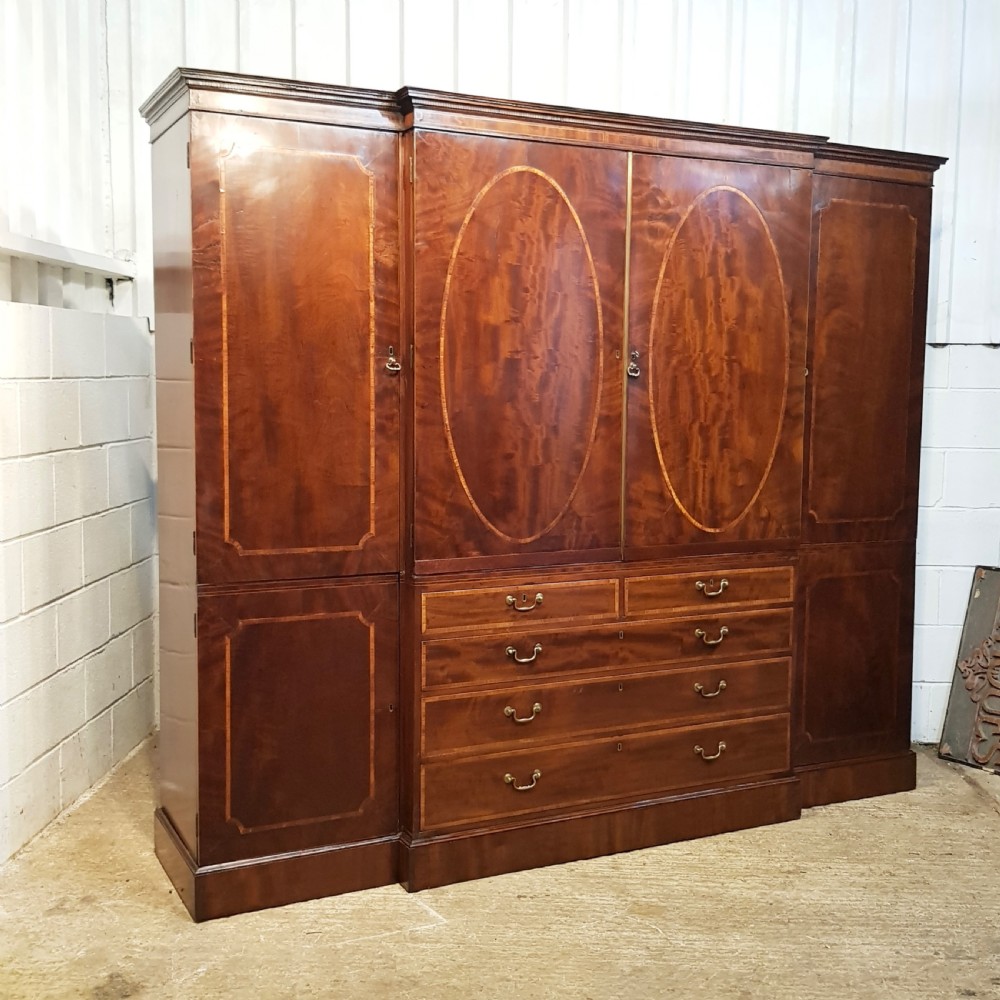 ANTIQUE REGENCY MAHOGANY  BREAKFRONT TRUPLE WARDROBE COMPACTUM C1820 View VI
