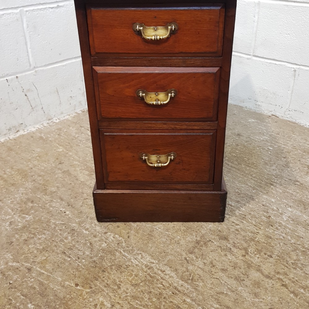 ANTIQUE PAIR EDWARDIAN MAHOGANY BEDSIDE CHESTS OF DRAWERS C1900 View VI
