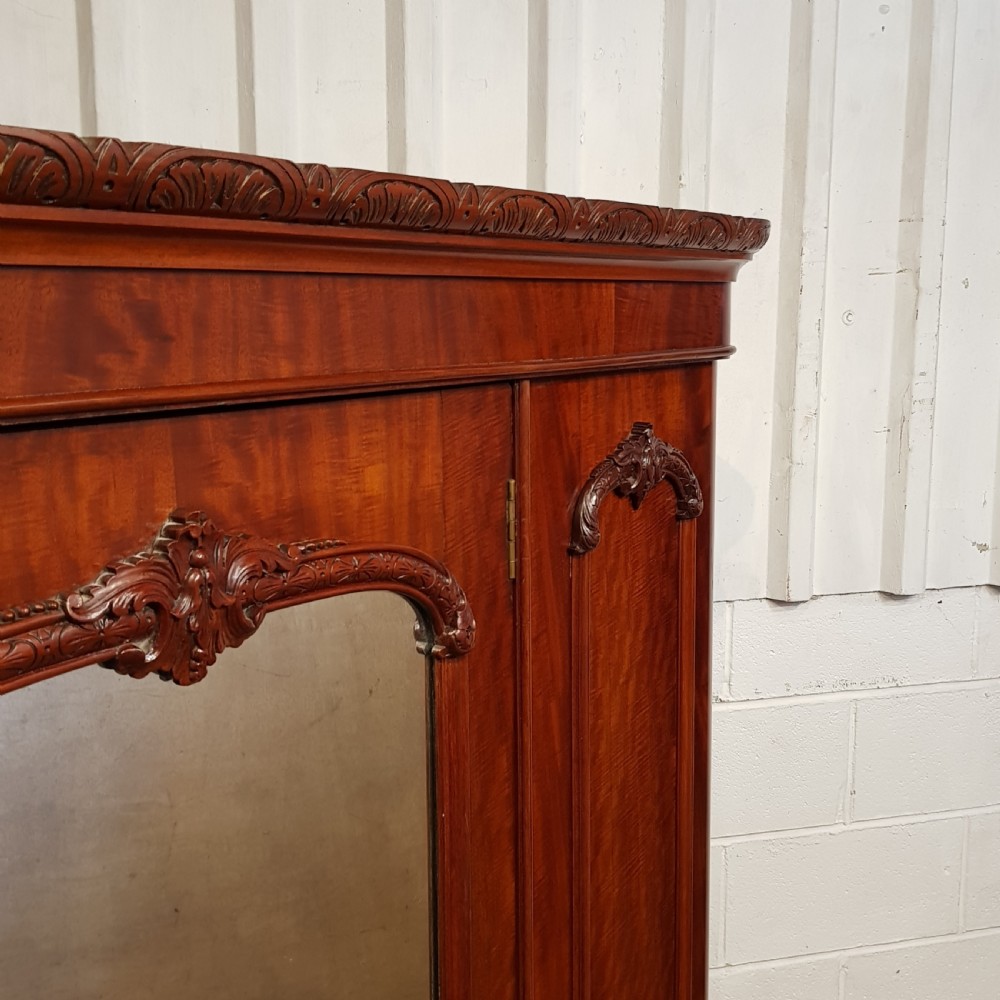 ANTIQUE VICTORIAN MAHOGANY DOUBKE WARDROBE C1880 View III