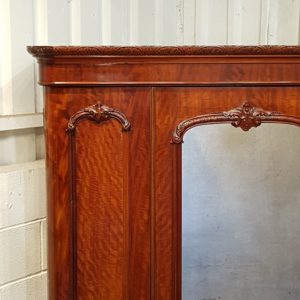 ANTIQUE VICTORIAN MAHOGANY DOUBKE WARDROBE C1880 View V