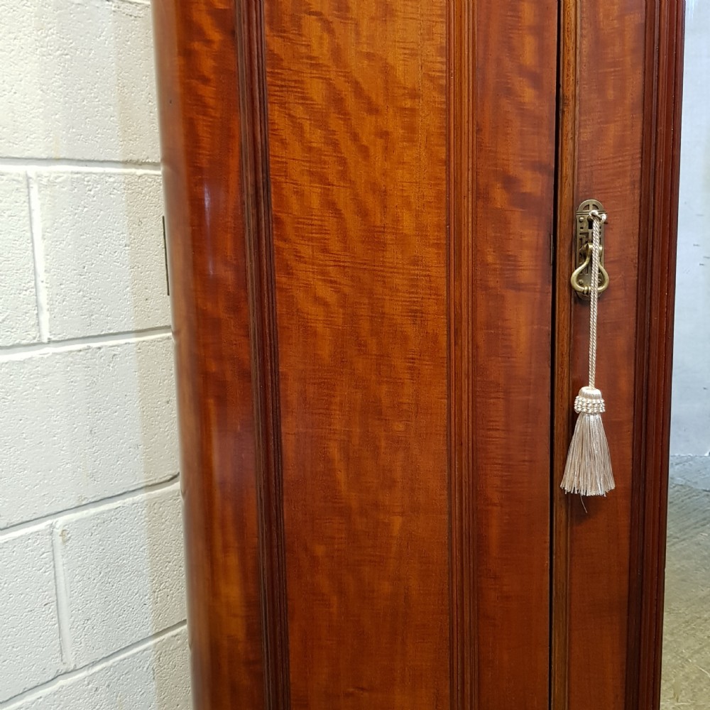 ANTIQUE VICTORIAN MAHOGANY DOUBKE WARDROBE C1880 View VII