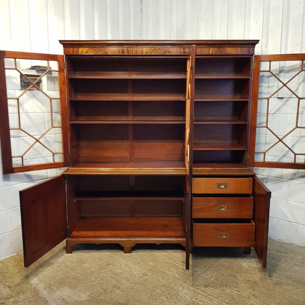 HANDSOME ANTIQUE EDWARDIAN CHIPPENDALE MAHOGANY BOOKCASE ON CUPBOARD C1900 View III