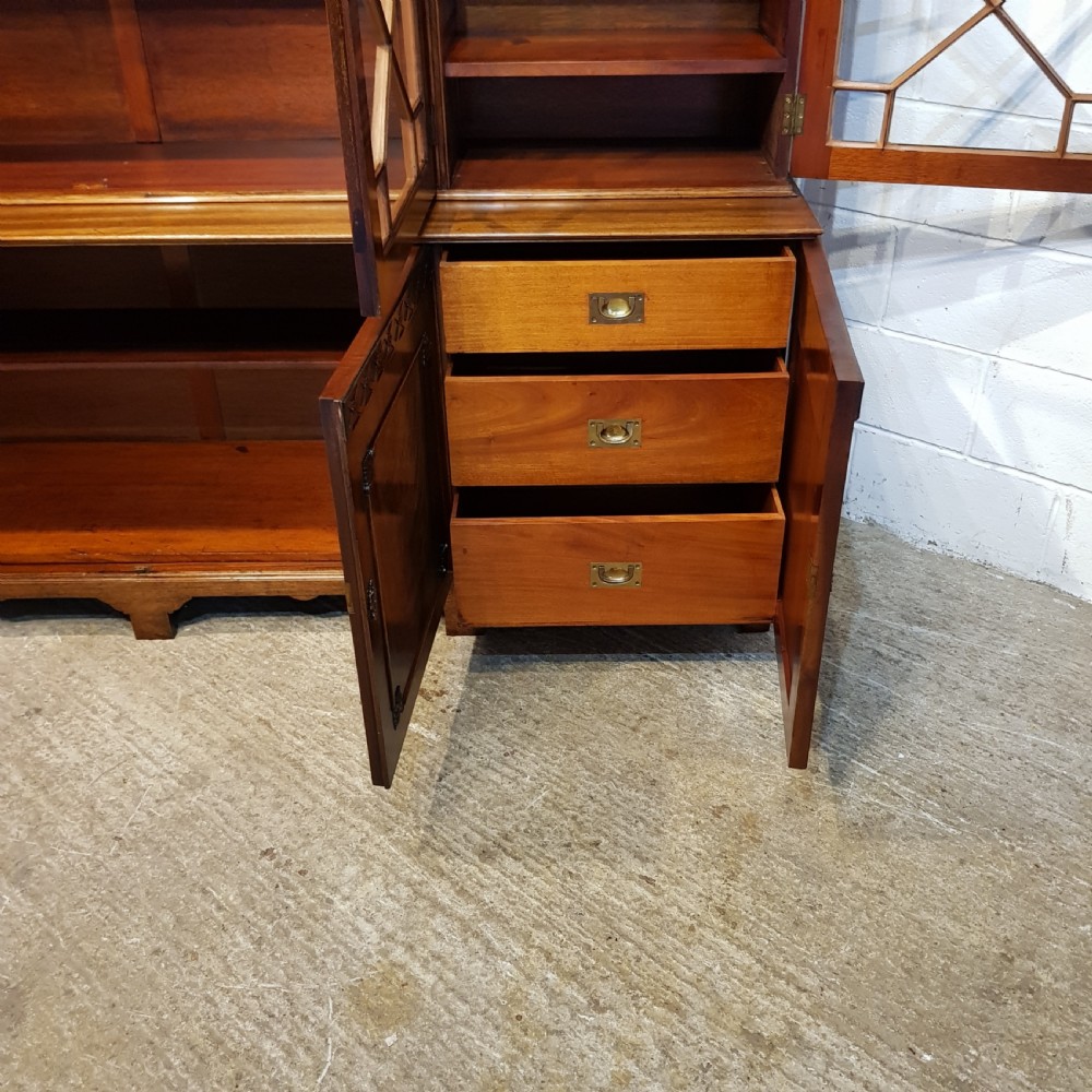 HANDSOME ANTIQUE EDWARDIAN CHIPPENDALE MAHOGANY BOOKCASE ON CUPBOARD C1900 View VII