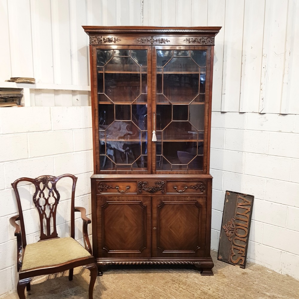 SUPERB ANTIQUE CHIPPENDALE REVIVAL MAHOGANY BOOKCASE BY WARING  & GILLOWS 