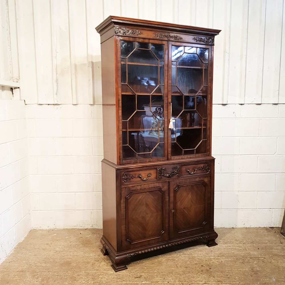 SUPERB ANTIQUE CHIPPENDALE REVIVAL MAHOGANY BOOKCASE BY WARING  & GILLOWS  View II
