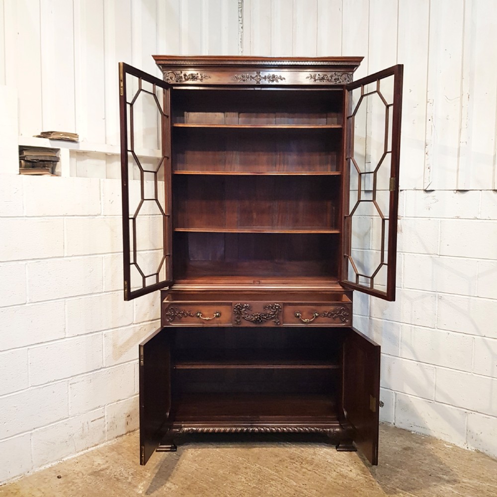 SUPERB ANTIQUE CHIPPENDALE REVIVAL MAHOGANY BOOKCASE BY WARING  & GILLOWS  View VI