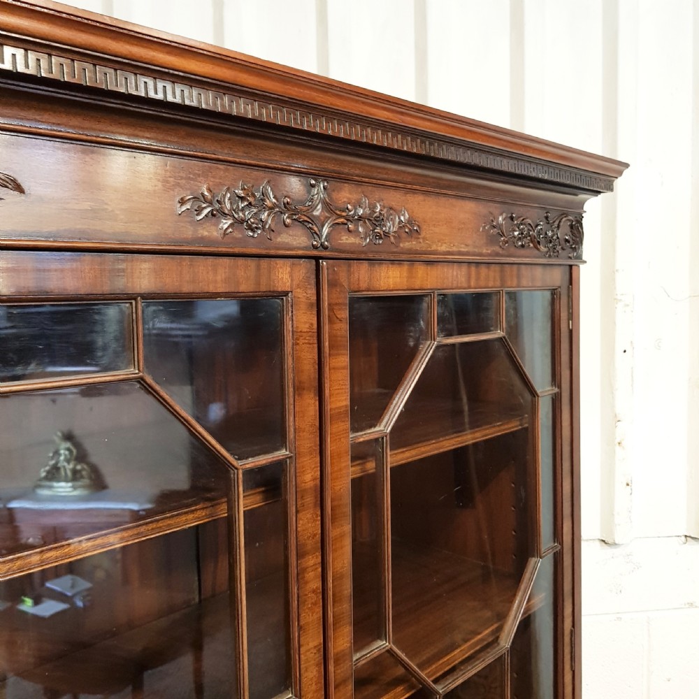 SUPERB ANTIQUE CHIPPENDALE REVIVAL MAHOGANY BOOKCASE BY WARING  & GILLOWS  View VIII
