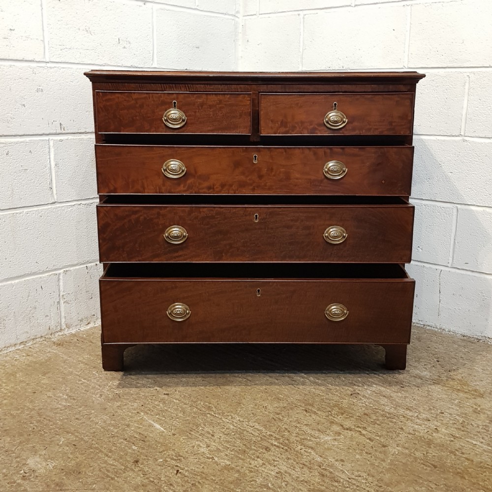 ANTIQUE 18TH  CENTURY  SMALL MAHOGANY CHEST OF DRAWERS C1780 View II