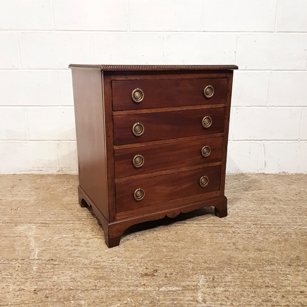 ANTIQUE VICTORIAN MAHOGANY DWARF CHEST OF DRAWERS C1880 View VI