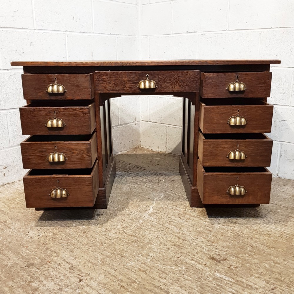ANTIQUE VICTORIAN OAK TWIN PEDESTAL DESK C1890 View III