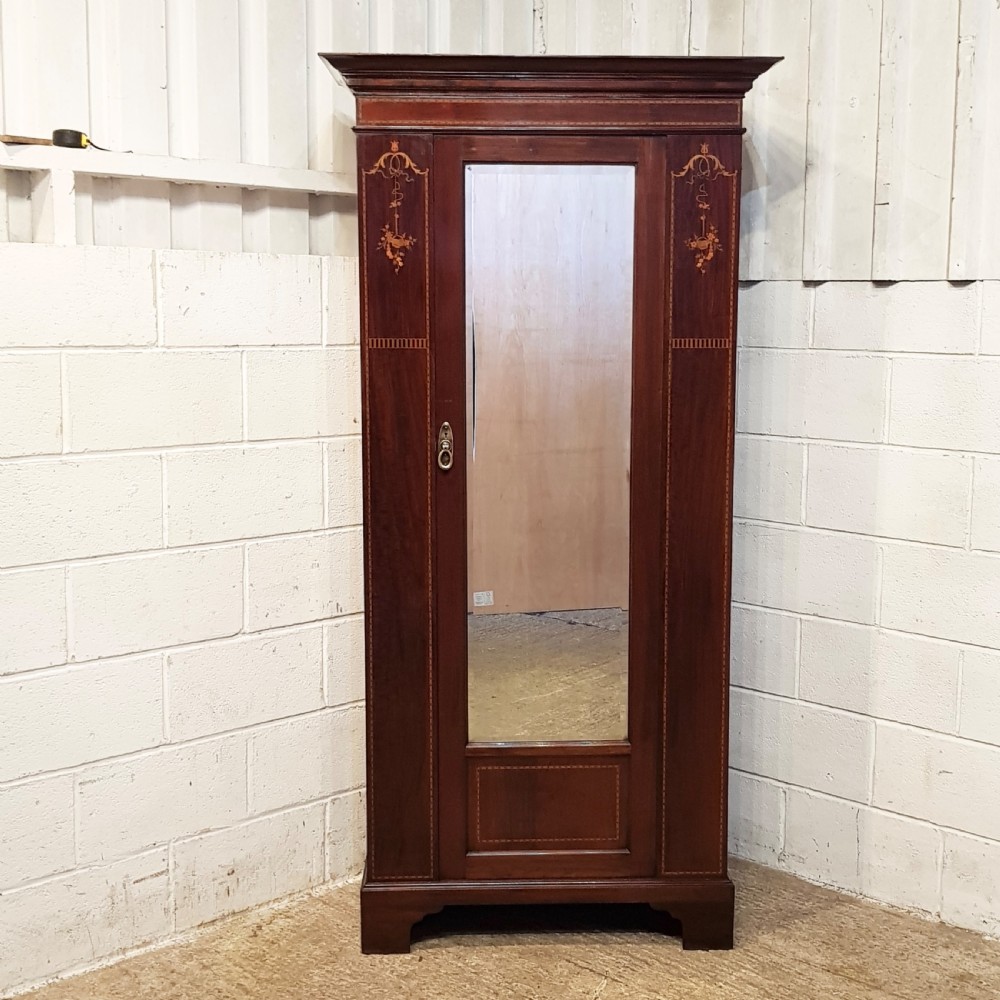 ANTIQUE EDWARDIAN MAHOGANY SINGLE WARDROBE C1900 View II