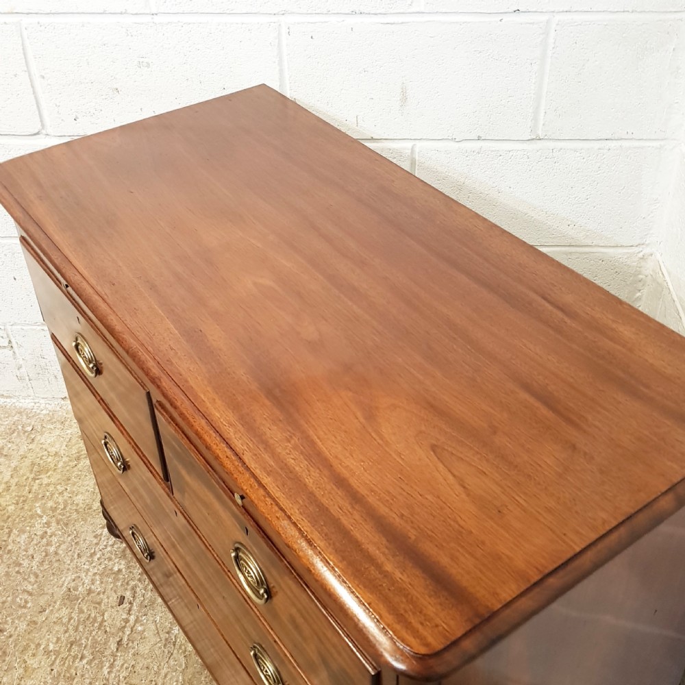 ANTIQUE EARLY VICTORIAN MAHOGANY BACHELORS CHEST OF DRAWERS C1840 View V