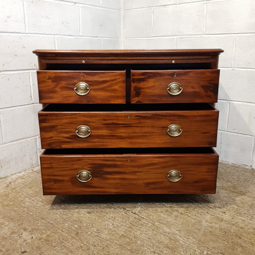 ANTIQUE EARLY VICTORIAN MAHOGANY BACHELORS CHEST OF DRAWERS C1840 View VIII