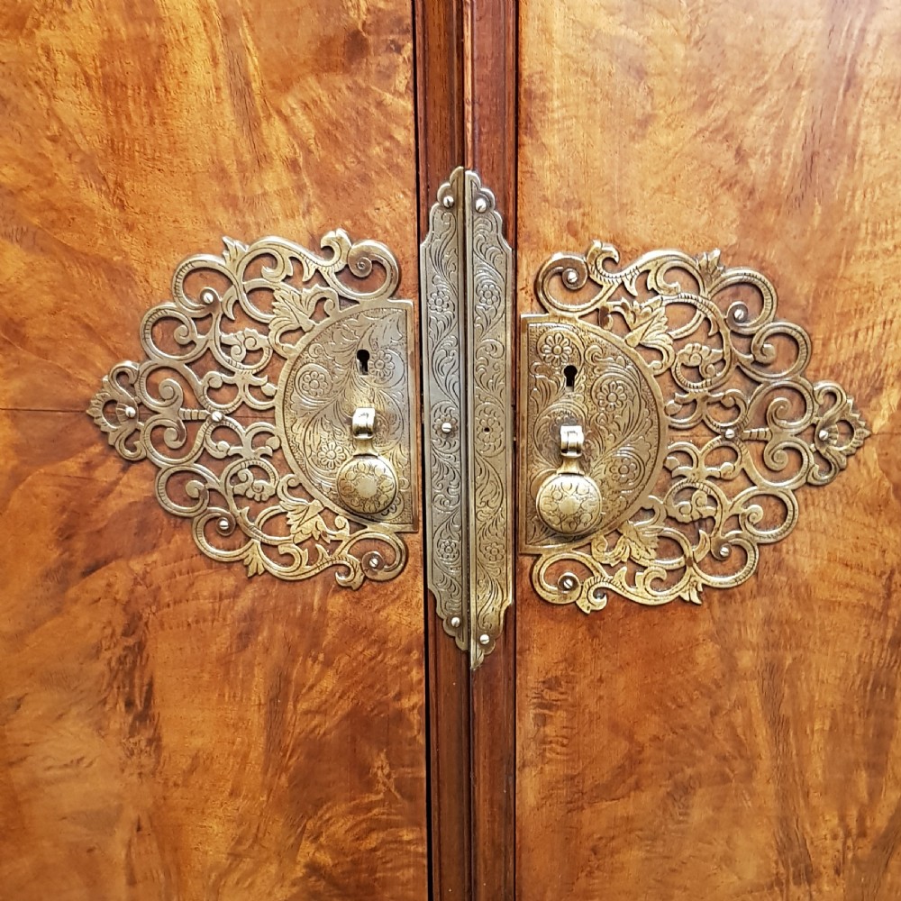 ANTIQUE BURR WALNUT TRIPLE WARDROBE C1920 View V
