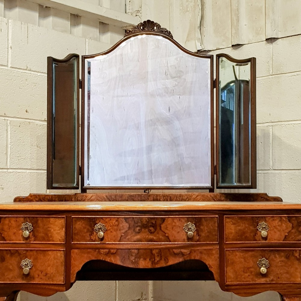 AN ANTIQUE BURR WALNUT SERPENTINE FRONTED DRESSING TABLE C1920 View III