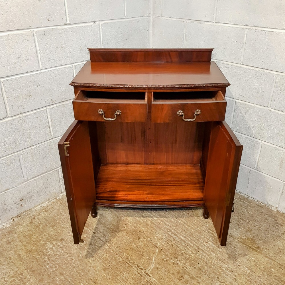 AN ANTIQUE EDWARDIAN MAHOGANY BOW FRONTED CABINET View IV