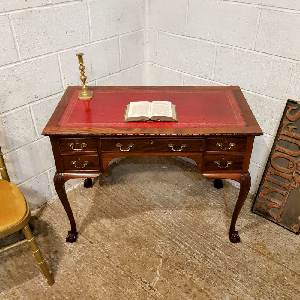 AN ANTIQUE SMALL MAHOGANY EDWARDIAN DESK View II