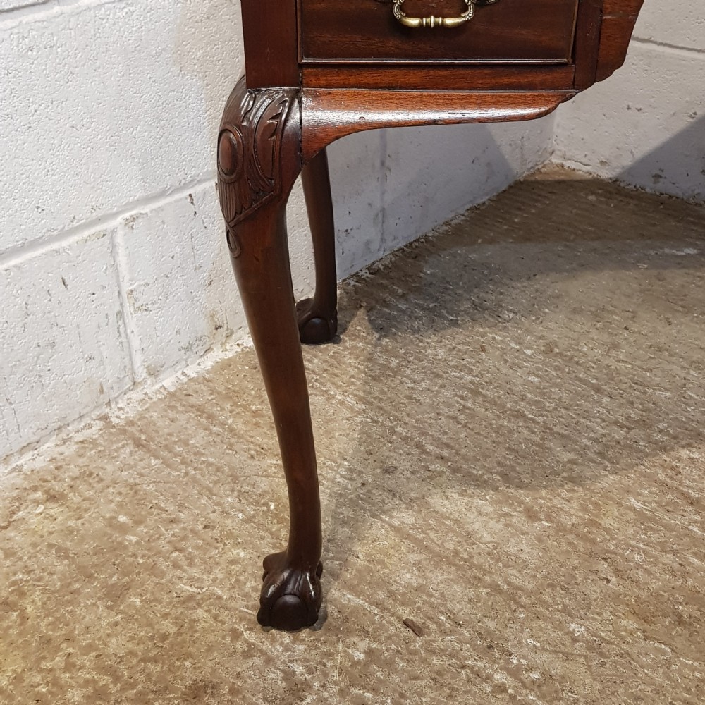 AN ANTIQUE SMALL MAHOGANY EDWARDIAN DESK View IV