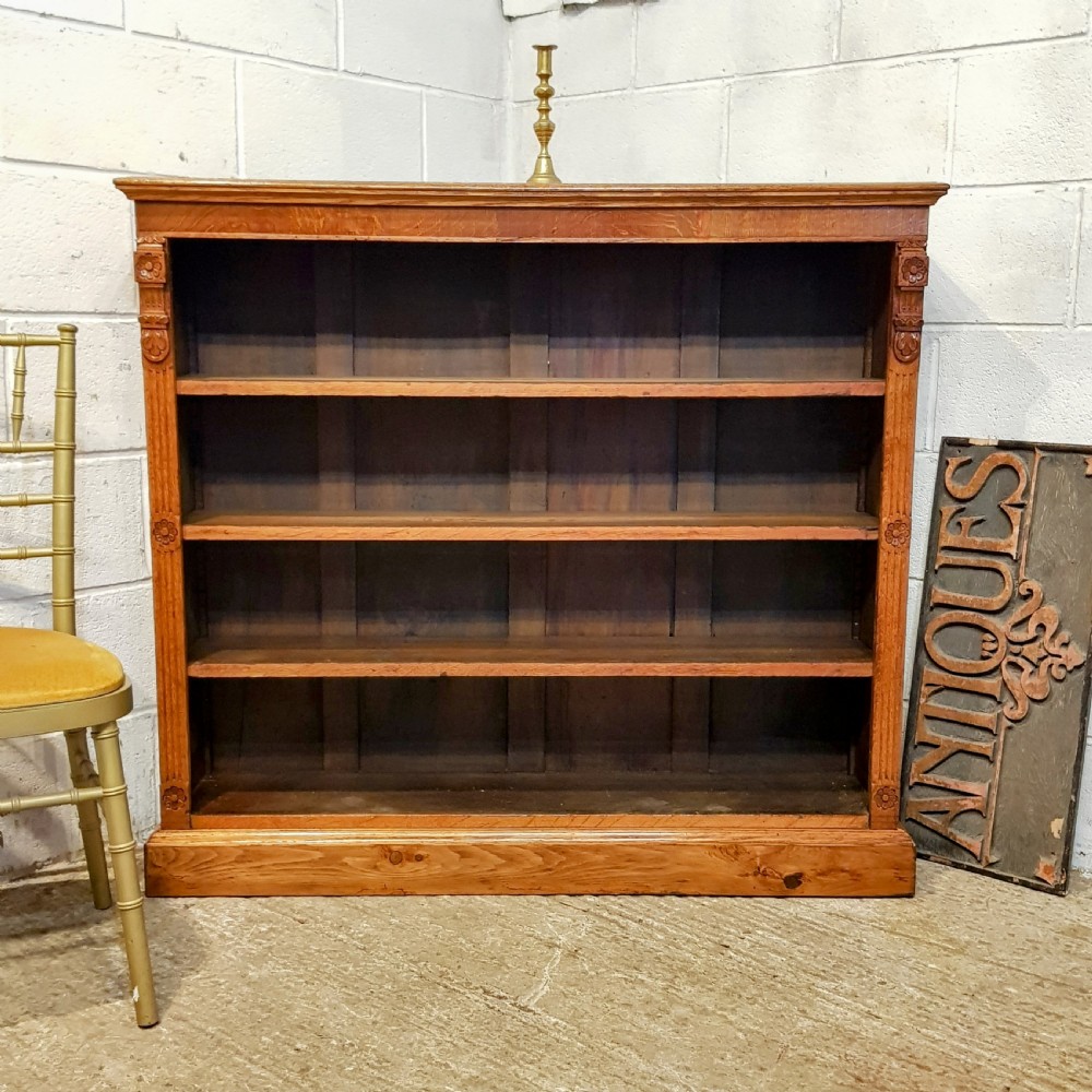 AN ANTIQUE EDWARDIAN OAK OPEN BOOKCASE C1900