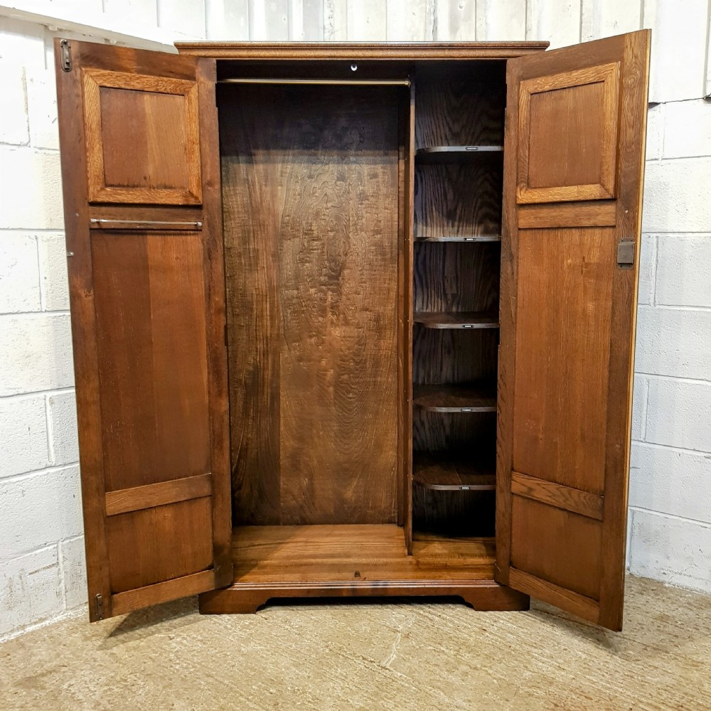 AN ANTIQUE OAK GENTLEMAN'S FITTED SMALL WARDROBE C1920 View IV