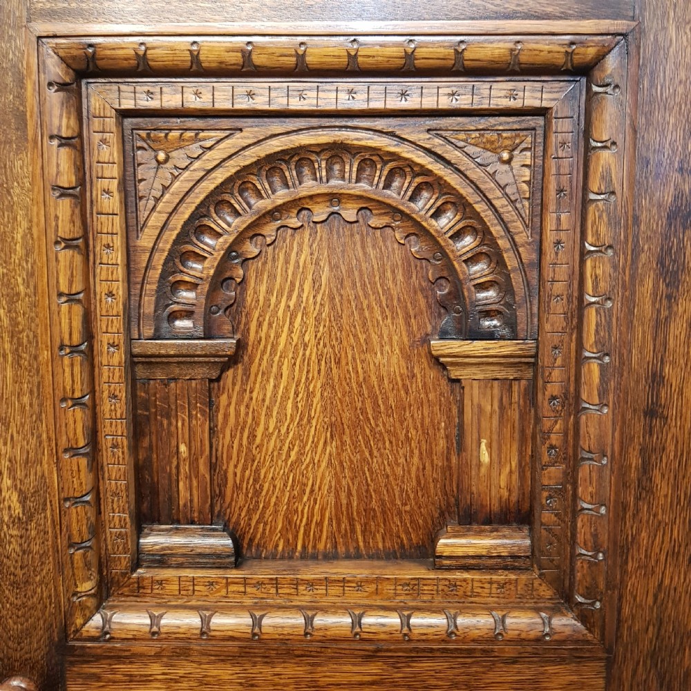 AN ANTIQUE OAK GENTLEMAN'S FITTED SMALL WARDROBE C1920 View VI