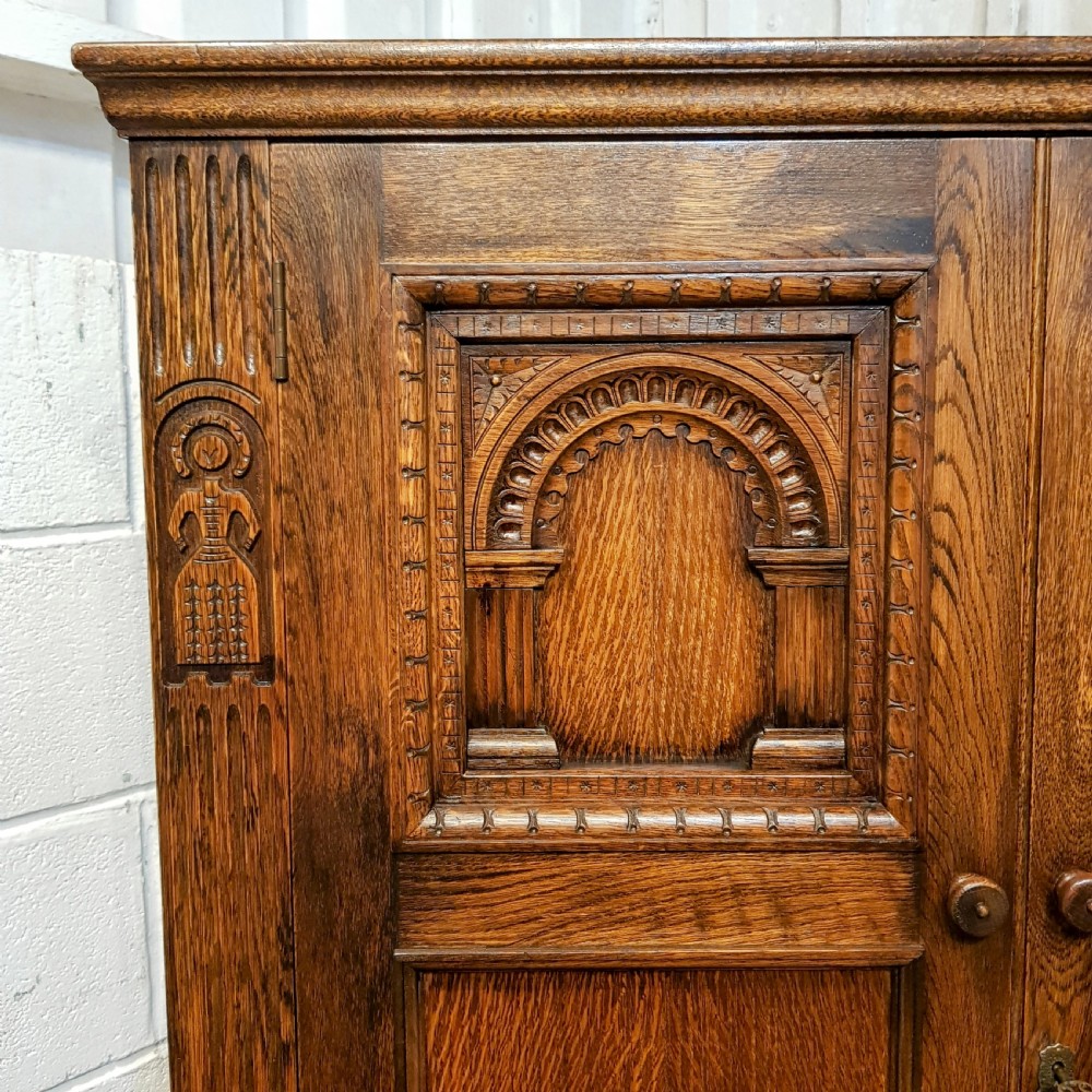 AN ANTIQUE OAK GENTLEMAN'S FITTED SMALL WARDROBE C1920 View VIII